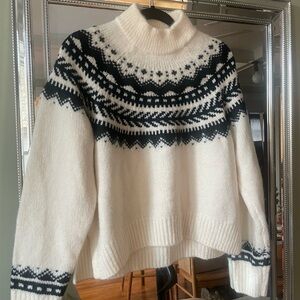 Abercrombie & Fitch Black and Cream Turtleneck Sweater